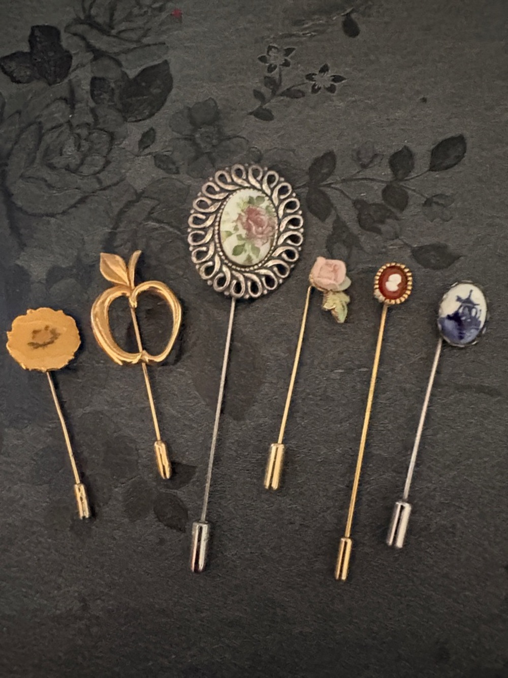 VINTAGE ASSORTMENT OF SILVER-TONE AND GOLD-TONE STICK OR HAT PINS